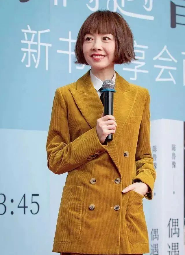 鲁豫到李连杰家吃饭，李：听说你每天只吃20粒米饭，饿了就喝水？