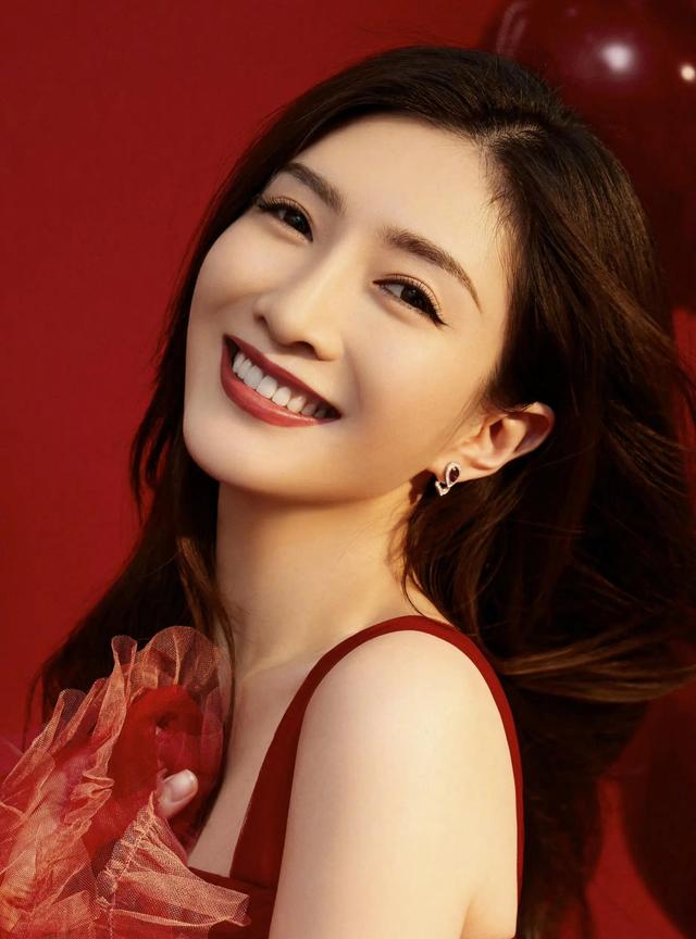 江疏影|女星江疏影时尚写真：端庄优雅、优雅温婉