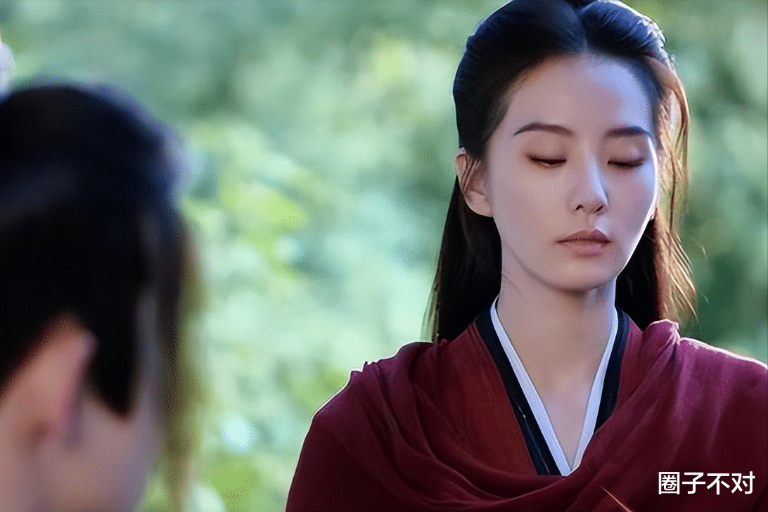 笑死!当年她眉间那颗痣太绝了,只可惜后来为了吴奇隆点掉了~