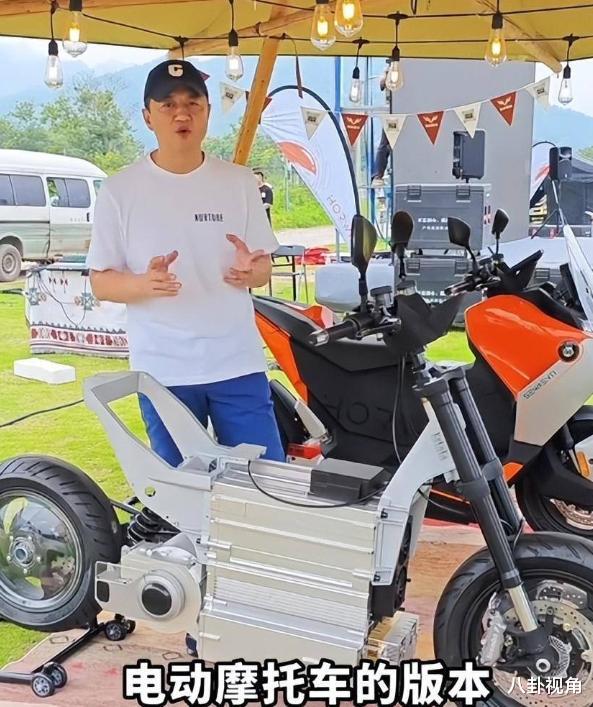 李亚鹏投资20亿开火锅店，两年内要超过海底捞，妻子无奈苦笑捧场