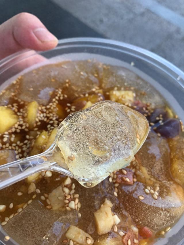 冰粉|中国人“吃到吐”的民间小吃，在国外成奢侈品，还起了个洋名字？