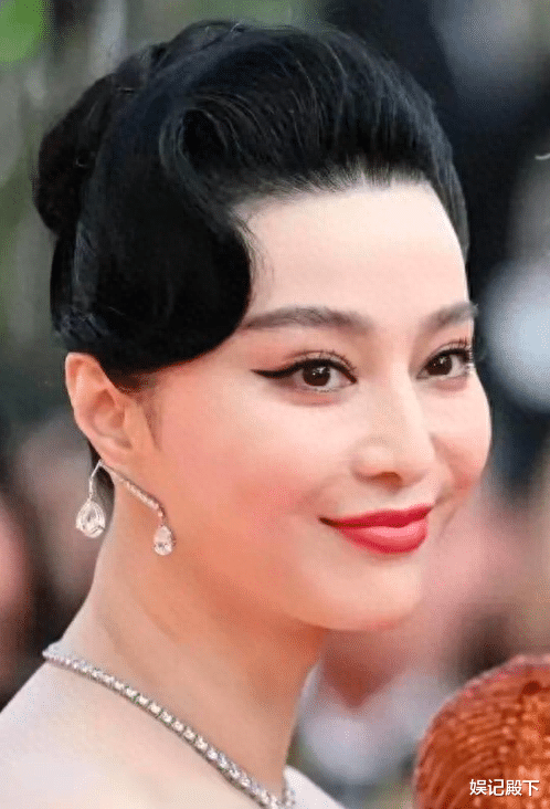 上桌被劝退,遭华鼎奖侮辱,42岁范冰冰近照曝光变化太大不敢认!