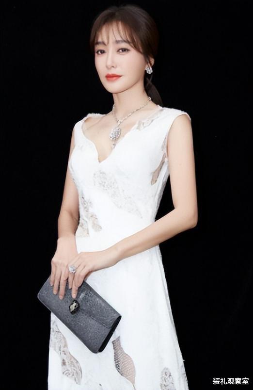 秦岚|秦岚的坎坷情史:连遇“渣男”两次,倒贴千万财产,恋爱脑实锤了