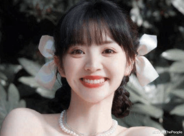 发型 有种整容叫女星换发型,杨颖短发撞脸王子文,陈都灵烫发犹如换头