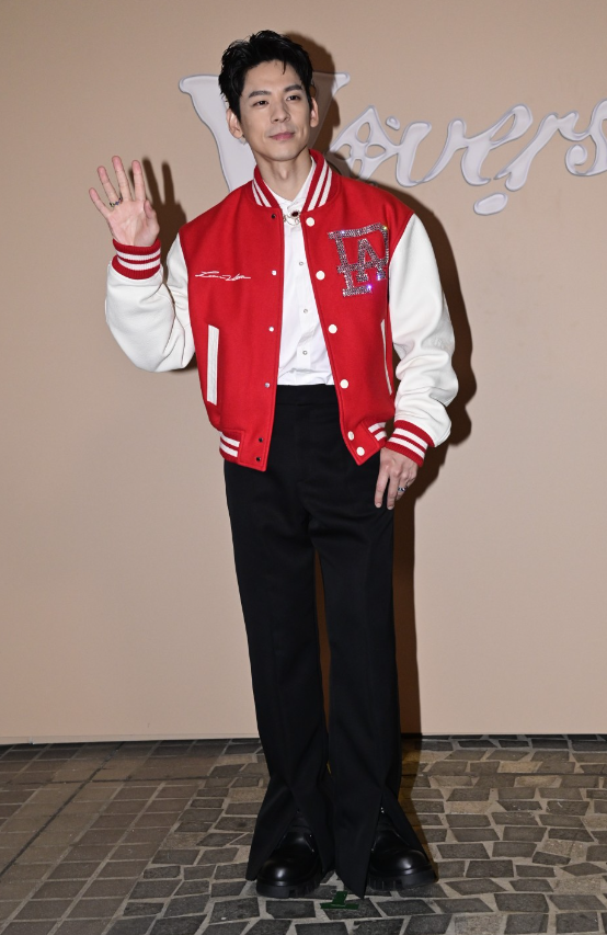 LV秀直击：宋仲基朱一龙穿裙，发嫂一脖子珠宝，香港顶流睡衣上阵