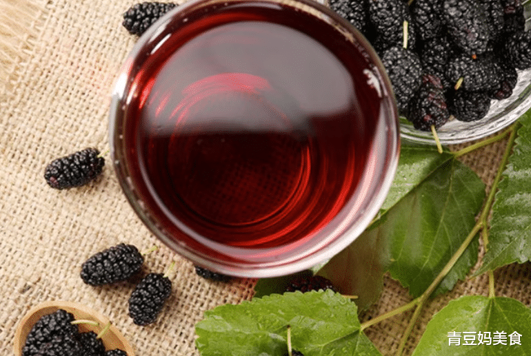 桑葚|5月不可错过的果酒，黄金比例，3种材料5分钟制作完，提高免疫力