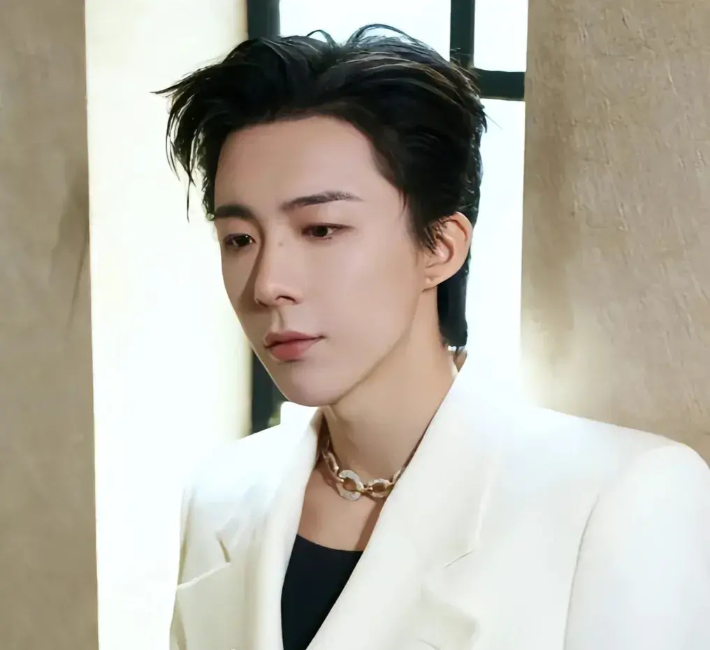 张兰|贵圈好生猛3天6个瓜!杨洋海边激吻,顶流隐瞒婚史,张兰拖欠工资