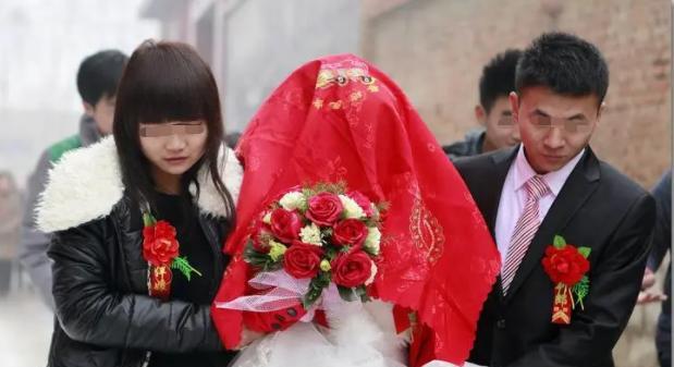 2008年贵州一女二夫荒唐案:女子与两个男人共同生活,最终酿悲剧