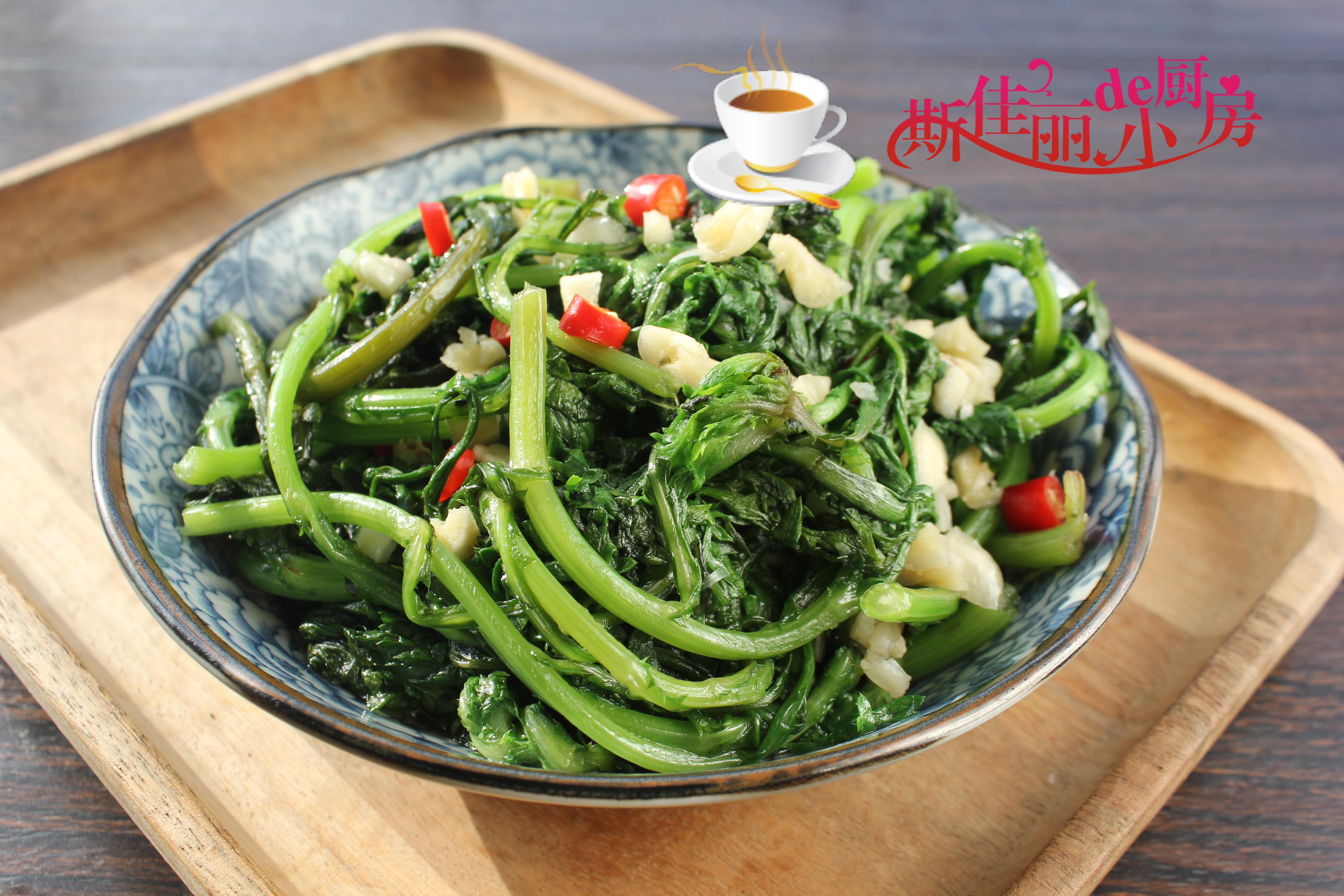 |退休老两口3菜午餐晒圈火了,荤素巧搭配,网友:家常味道,流口水