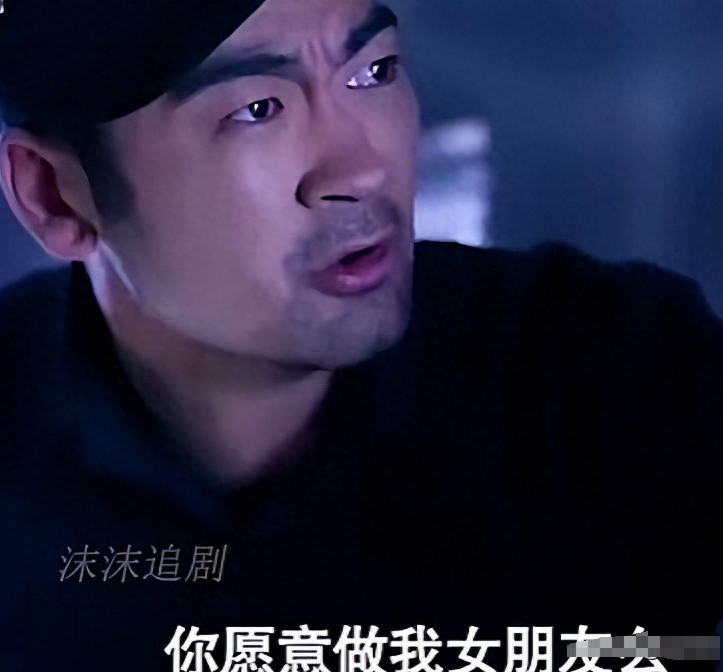 这些侮辱观众的剧情:红裙美背搞偷袭我忍了,湿旗袍打鬼子忍不了