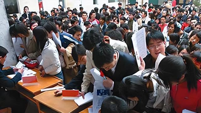 央企|假招聘，某央企在华科发了20次招聘信息，无人被录用被指完成任务