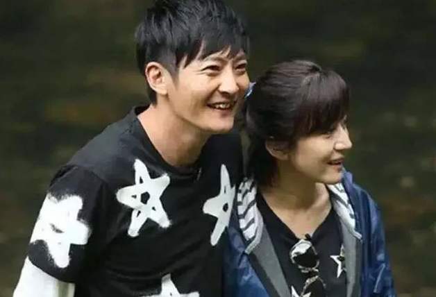 杨紫|看够了大小S的闹剧,再看看人家鲍蕾鲍莉姐妹花,差距一目了然