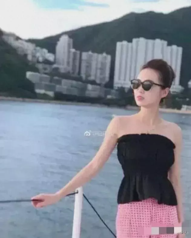 揭开恒大歌舞团神秘面纱，团长白珊珊仙女下凡：一赌便是整个青春