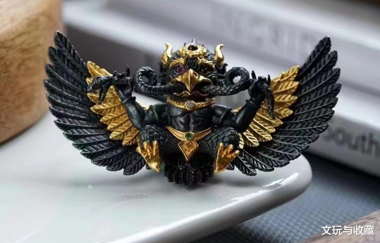 江湖再大也大不过我手中的方寸文玩,盘手串不疯魔也成活