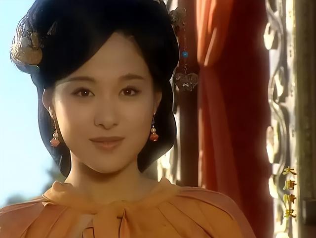 年轻时倾国倾城,老了却成“土肥圆”,这4位中年发福女星太可惜