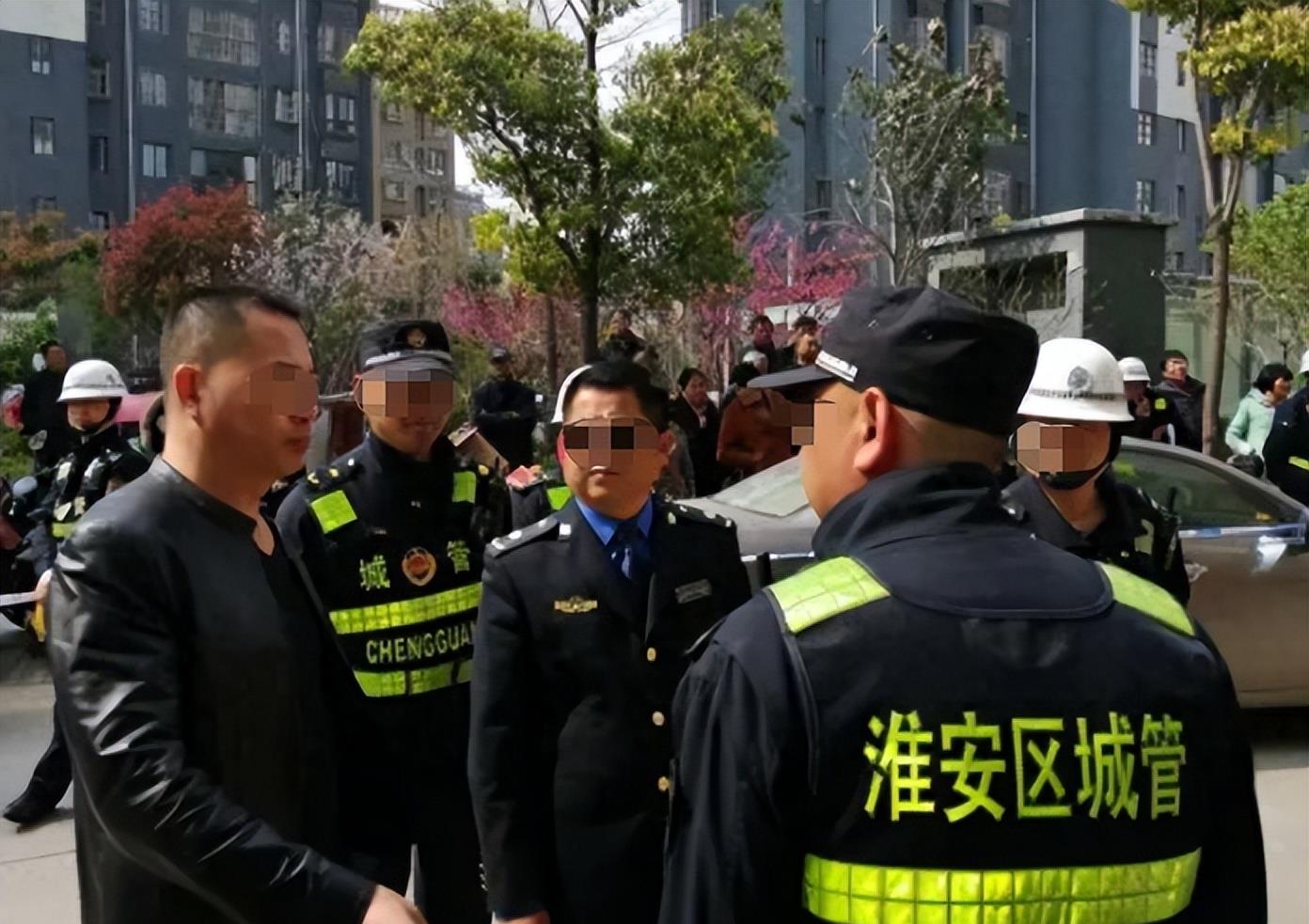 颠覆你的想象：录用165个城管，7人曾犯罪，共有一百四十人违规