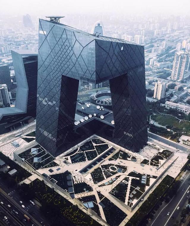 2009年,众人期待已久的央视新楼竣工,总造价78.