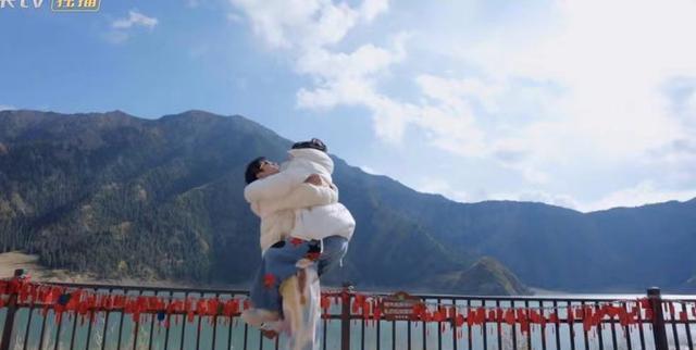 金莎孙丞潇相差19岁的爱情,获其他嘉宾们的力挺,朱丹认为特别棒