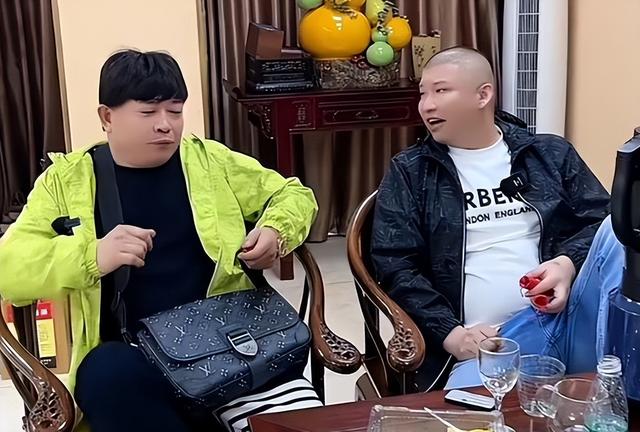 汤镇业|网红国岳夫妇为女儿办满月宴,多位网红随礼500万,明星集体成陪衬!