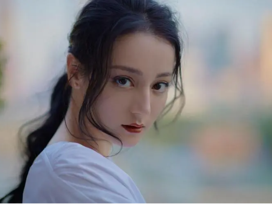 曝热巴国外产子,被私家侦探拍到,晒腹肌照被打脸,后援会跑路