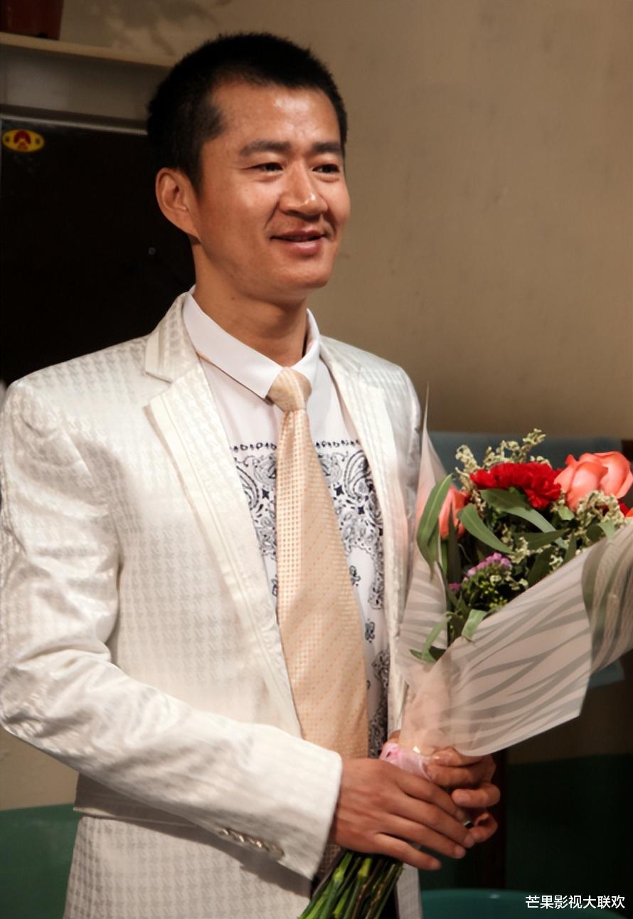 40岁“草根演员”三年片酬未结,卑微讨薪遭无视,他至今还未成家