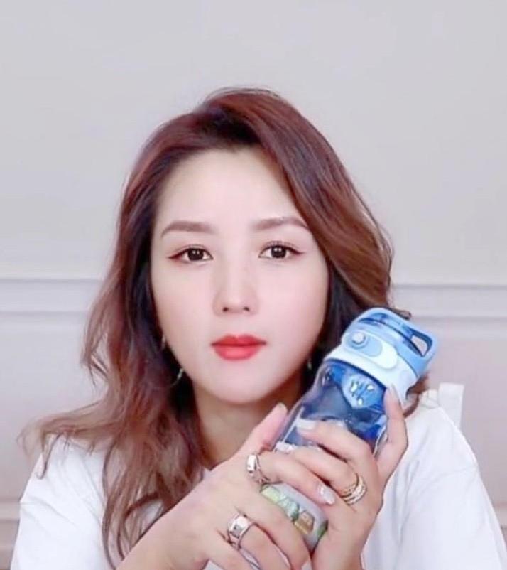 超女|7位超女的现状：有的身患重病，有的卑微求上浪姐，还有的被骗6亿