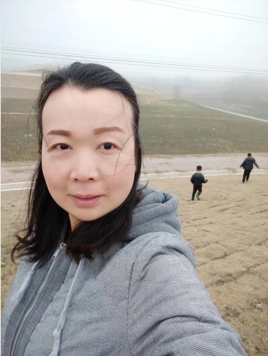 我70后,做家政挣钱养俩儿子,挣得比公务员还高,准备干到退休
