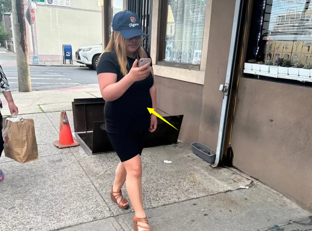 37岁“凤姐”恋爱了!与高大洋男友甜蜜逛街,拿绿卡13年拒绝回国