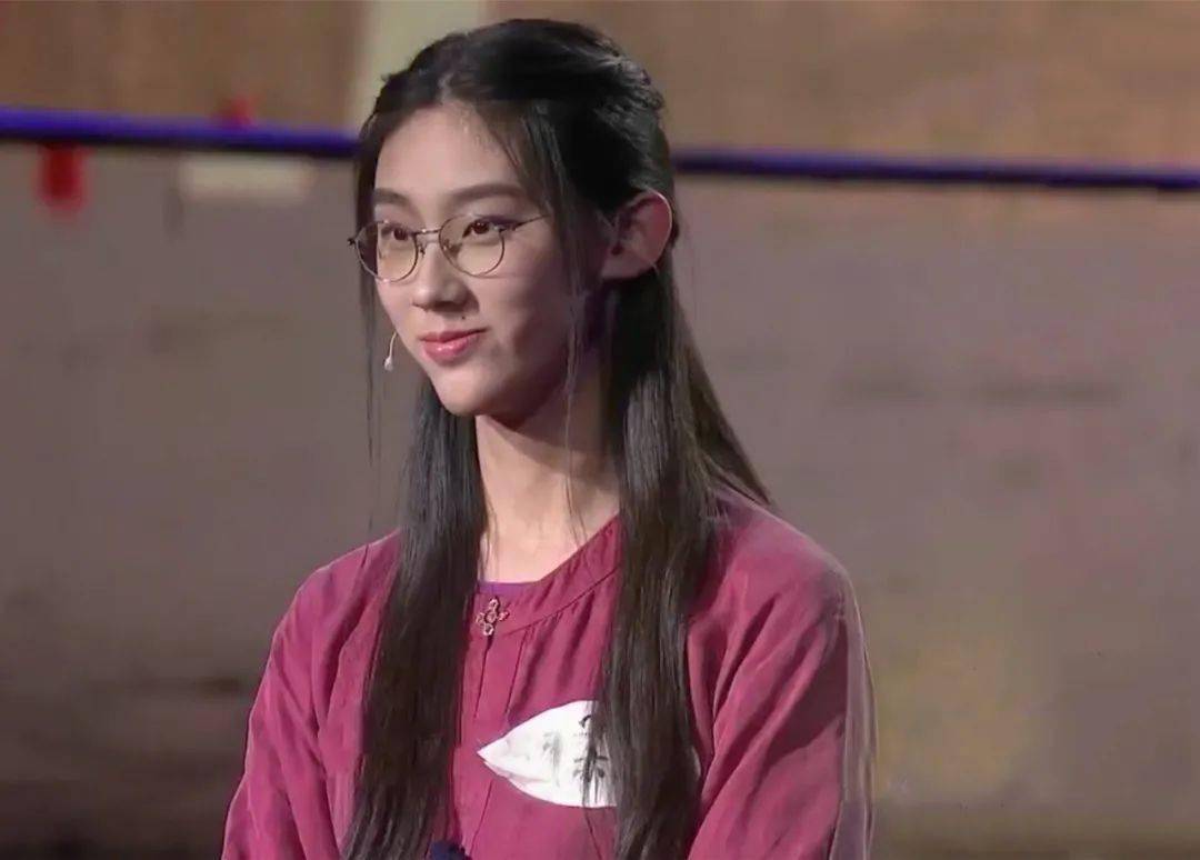 "才女"武亦姝毕业清华,首次披露发展方向,网友:在国内发展吧