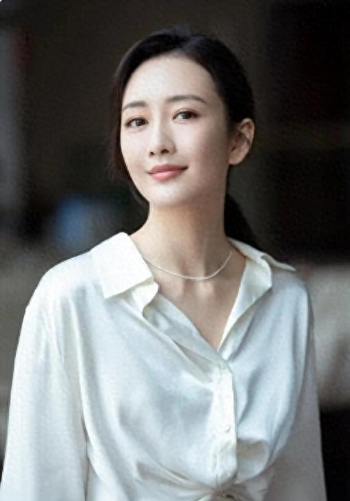 现世报来了,40岁王鸥丑闻遭到曝光,这次她的遮羞布被彻底扒光!