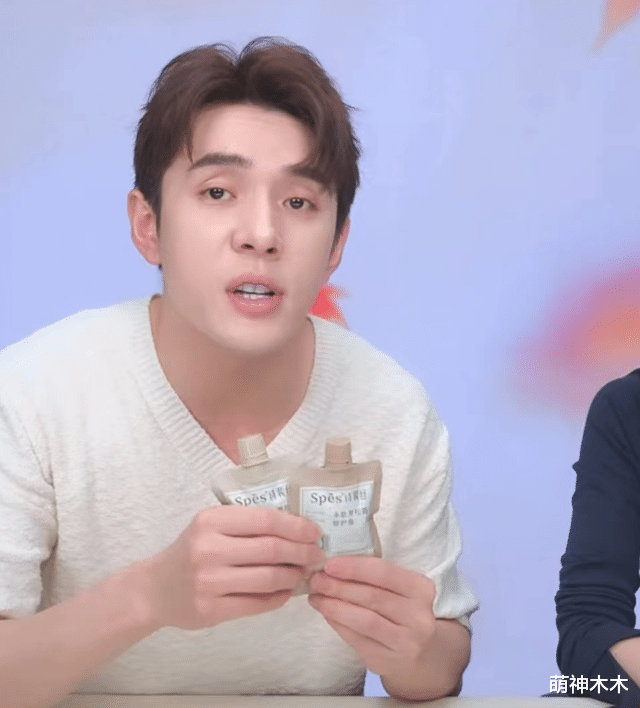 李佳琦风波后火速复播,网友满屏怒刷买不起,本人表情难看