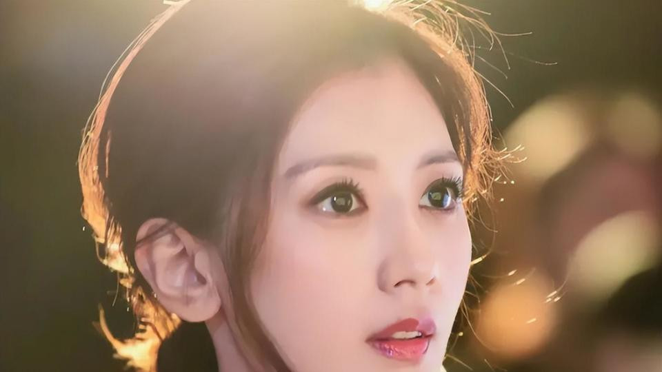 这次，49岁的贾静雯就是“情史太乱”的典型代表