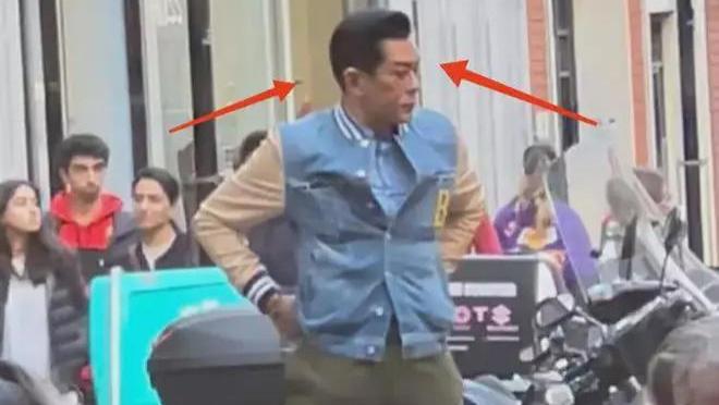 古天乐|古天乐：伦敦被偶遇！面部僵硬被指撞脸三星堆，人群中身高瞩目