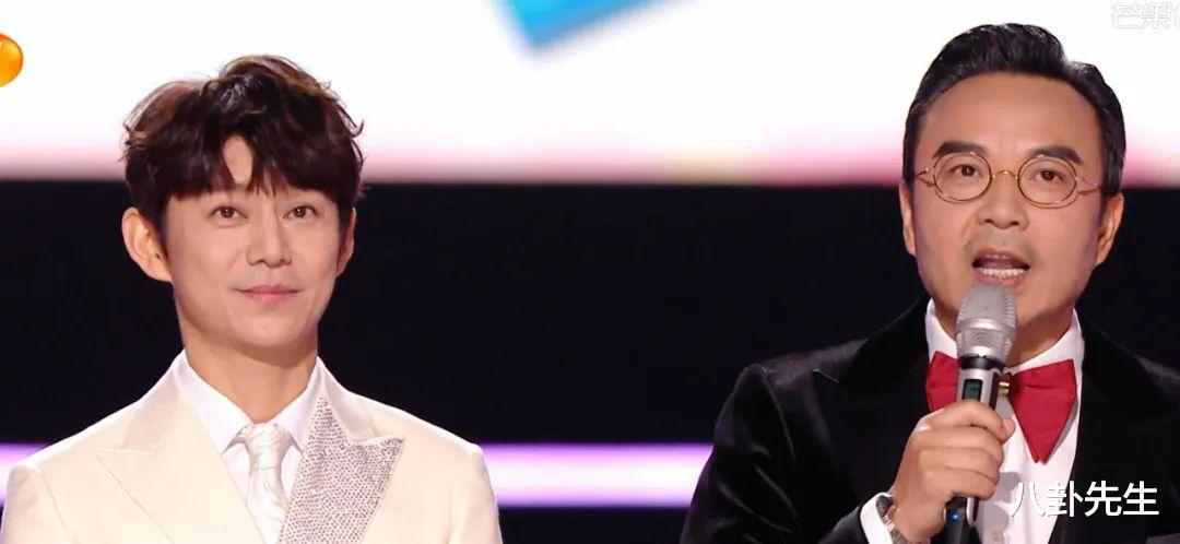 芒果晚会明星状态：萧亚轩脸僵认不出，吴谨言古装扮相赢孟子义