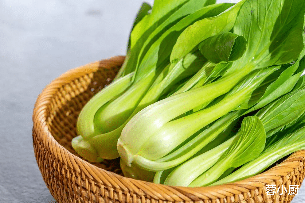 美食教程|人老腿先衰？建议 50岁后，少喝牛奶多吃4物，走路有劲，安稳度伏