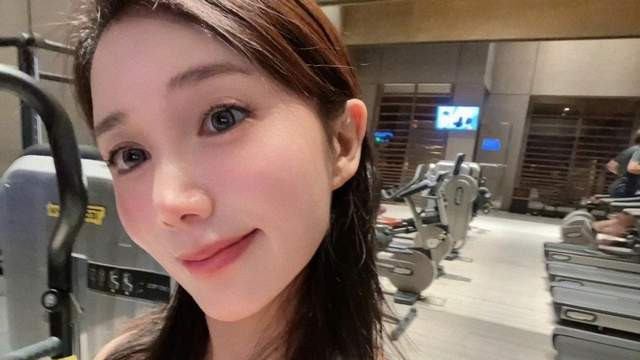 黄景瑜前妻被打脸，体面人设维持不住了：女人的体面，都是钱给的