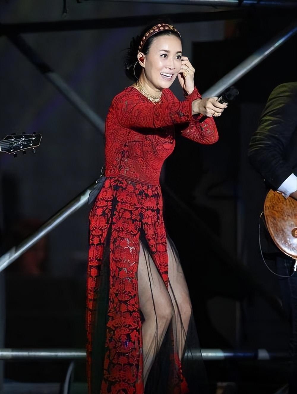 那英|好声音风波持续升级!导师那英突然传出两个坏消息,真让人捏把汗