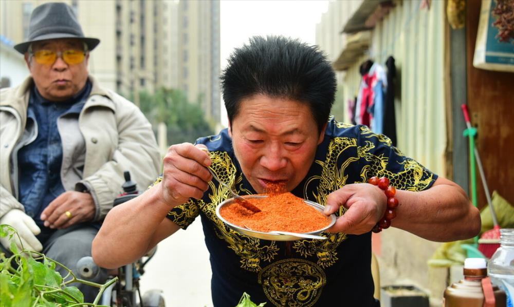 魔鬼辣椒|辣王李永志：每天五斤辣椒配白酒，破世界纪录，如今下场让人同情！