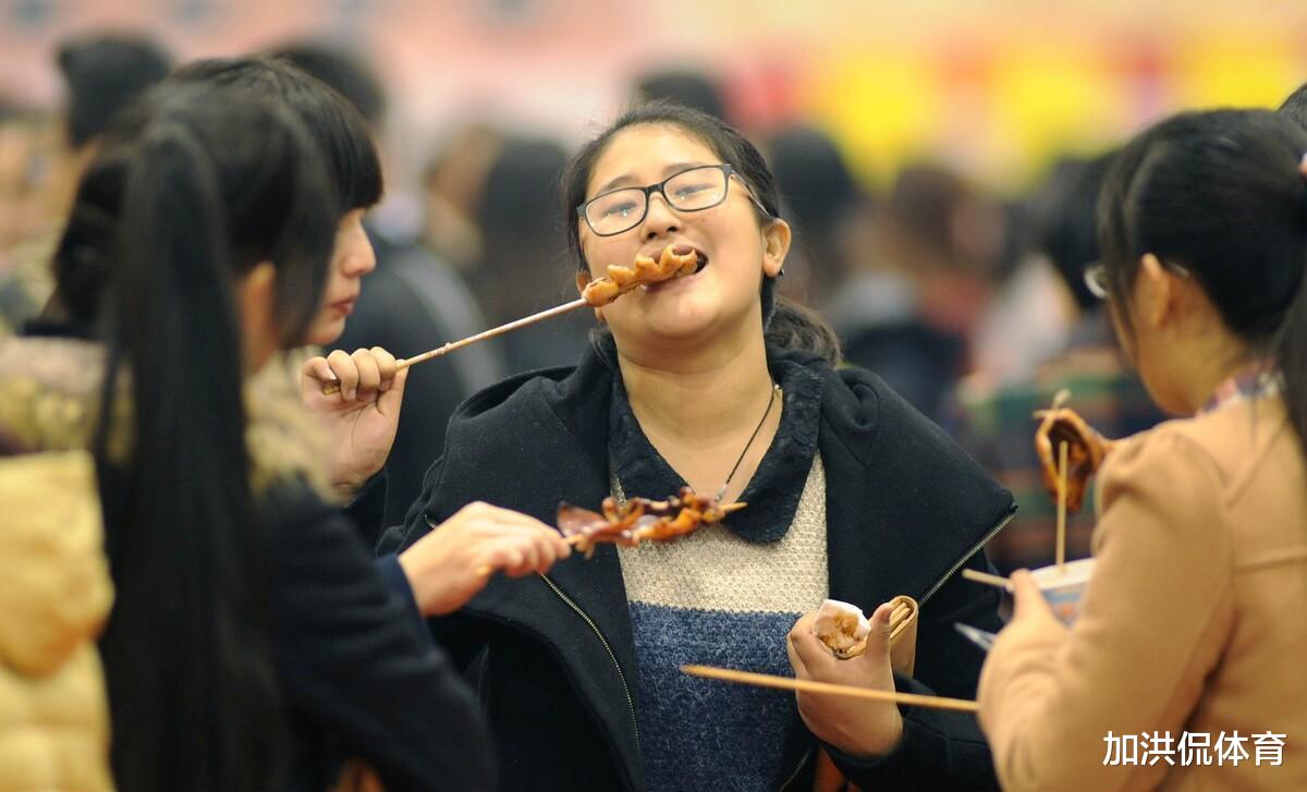 昆虫|我国吃货连昆虫都能吃,为什么没人吃金鱼呢?看完大开眼界