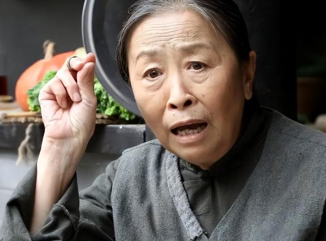 临终前不将遗产留给儿子,却托付给了胡歌,张少华为何这样做?