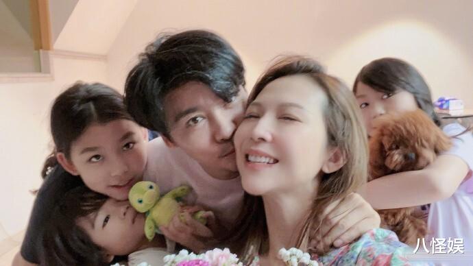 蔡少芬|蔡少芬为张晋庆生，仨儿女都像爸好似复制，张晋基因强大肌肉抢镜
