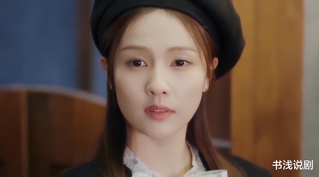 说川普的霸总，戴塑料耳环的校花，《以爱为营》“土”出新高度了