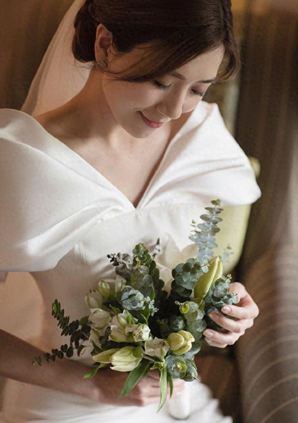 40岁女星黄智雯喜宣婚讯！深情十载，老公的身份揭秘震撼娱乐圈