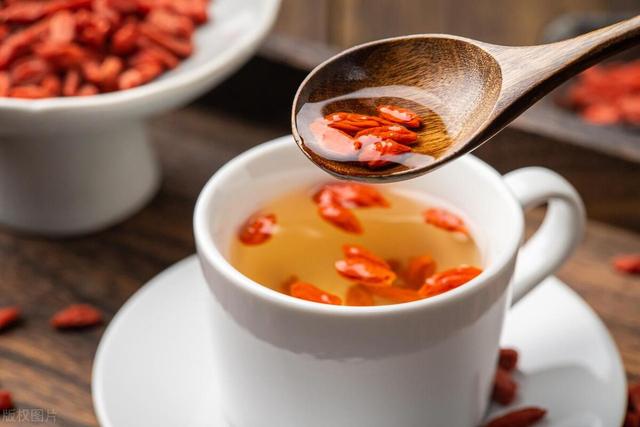 容易疲劳的人肝不好，一个简单方法，最养肝！