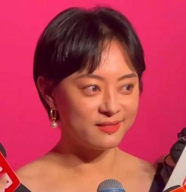 杨紫|杨紫脸再次崩塌!一阵不见又变模样,童瑶被嘲像小老太,孙俪怪