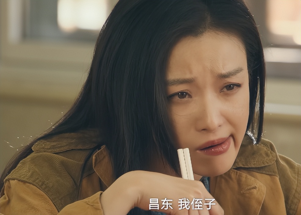 一场“吃面”戏,扯下了倪妮最后的“遮羞布”