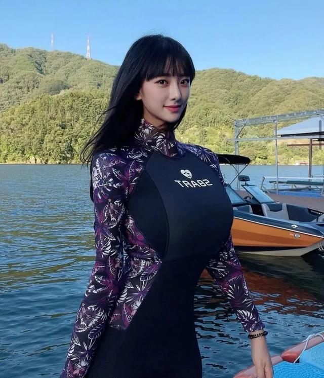 “现在的健身房老板娘，身材都这么野了吗？”