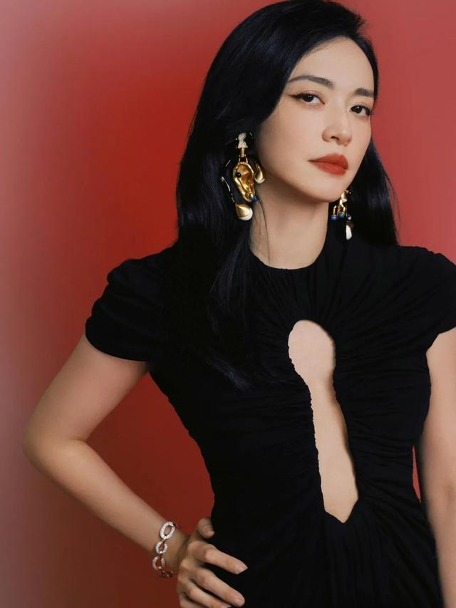 姚晨偷吃?杨紫钟爱选妃?赵露思顶替热巴?刘诗诗被赵丽颖艳压?