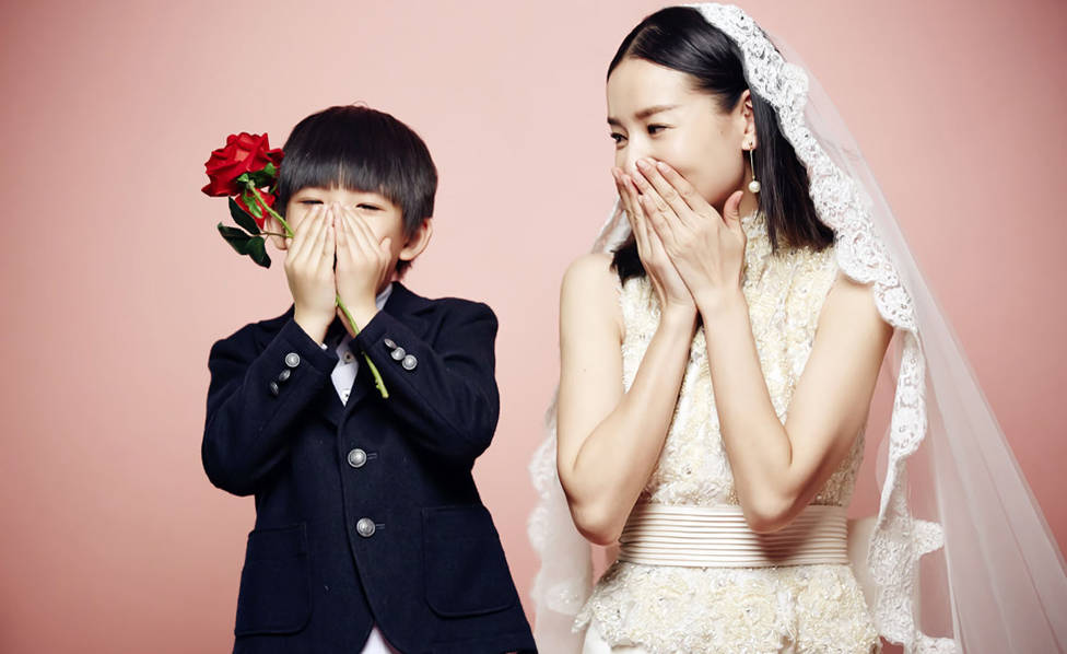 董洁|每天亲100次嘴,喊儿子爸爸,董洁对顶顶的母爱让人窒息