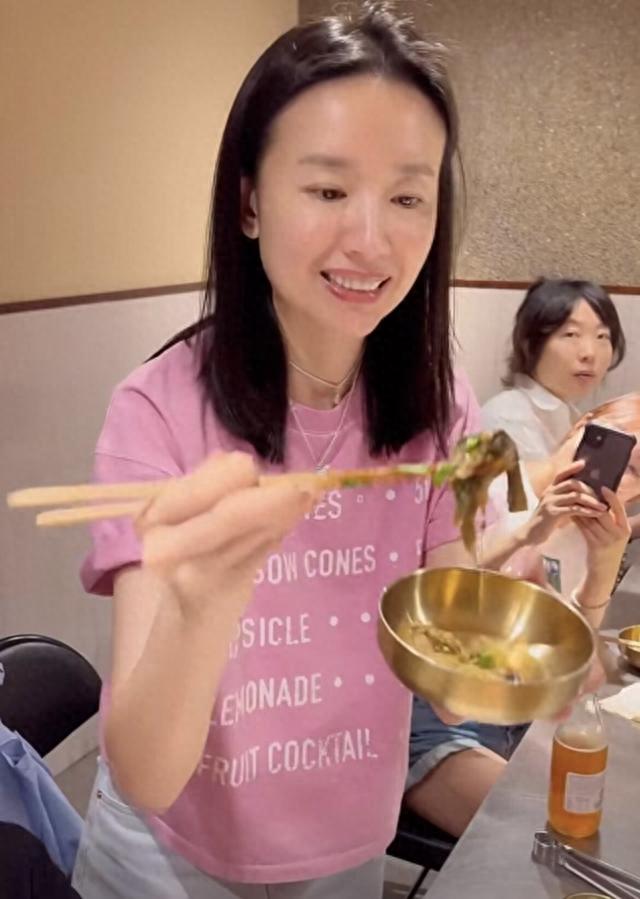 穿搭 离开了美颜之后的董洁，原来长这样，和想象中“差别”太大了